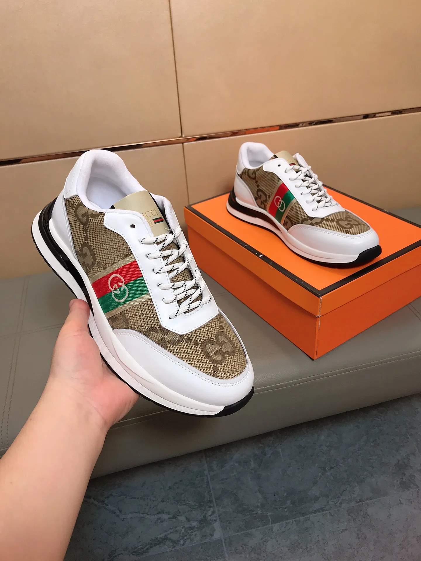 Factory price 400 👟👟💥[GUCCI] Gucci men’s casual shoes are absolutely popular 🔥The ultimate matching item for trendy men! Irresistible charm of super texture, the main recommendation, the upper is made of high-quality cowhide + brand printed fabric, sheepskin lining + feet, wear-resistant rubber sole, noble and elegant! Extremely comfortable🎁🎁You can be as handsome as you want💪 Size: 38-44!